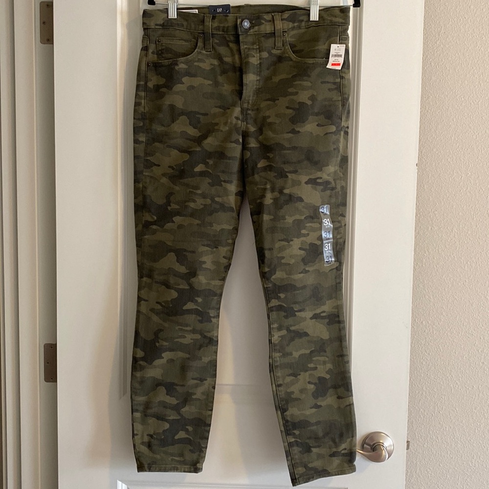 NWT Gap Camoflauge Skinny High Rise Stretch Pants